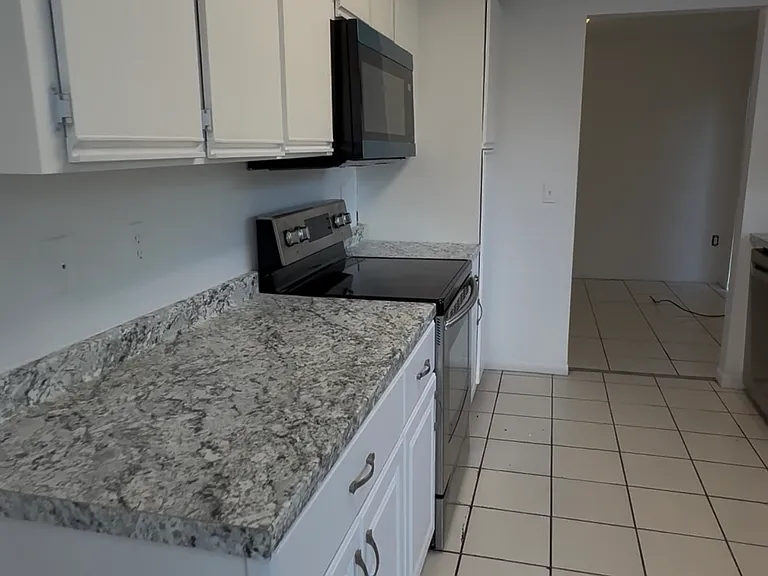 127 SW 159th Way — Photo 20