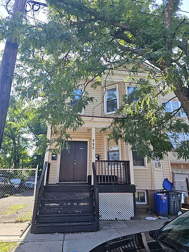 592 S 20th St #2 Photo 1