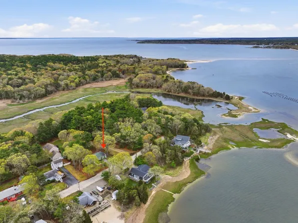 94 Edgewater Dr, Wareham, MA 02571