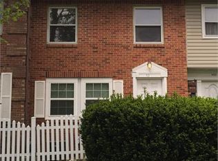 1409 Lincolnshire Dr, Champaign, IL 61821