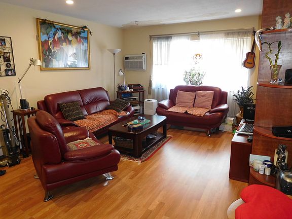 3rd image of 40 Park St #23