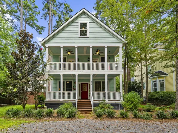 108 Lowndes Ln, Summerville, SC 29483