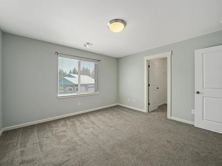 877 SE Anchor Ave #A — Photo 16