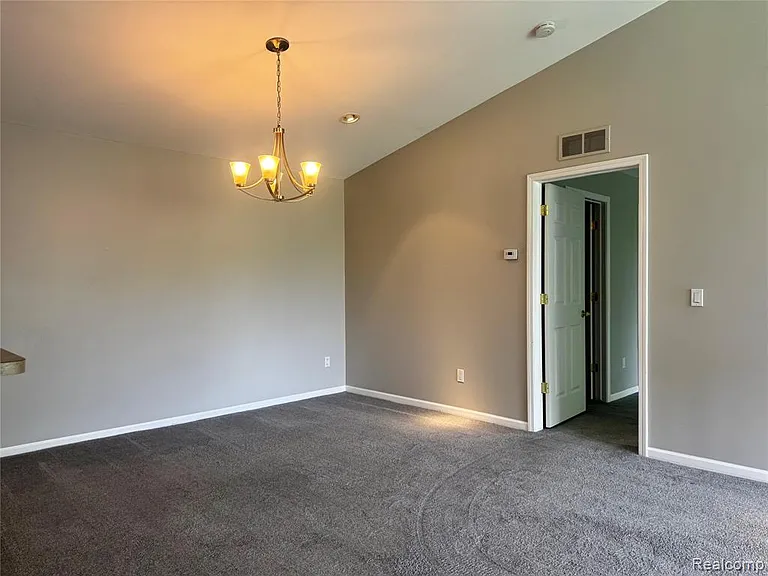 45997 Rhodes Dr — Photo 4