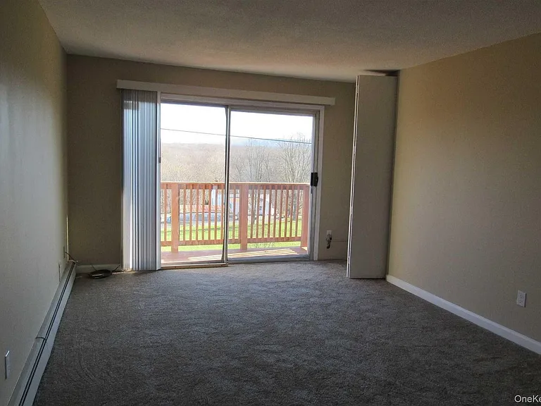37 Alpine Dr #E — Photo 8