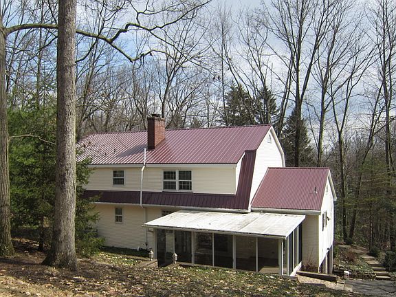 4th image of 1669 Campbell St