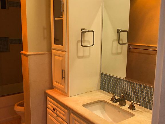 5th image of 5625 Windsor Way Unit 208