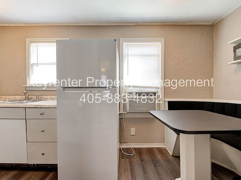 SW 27th St Complex — Photo 36