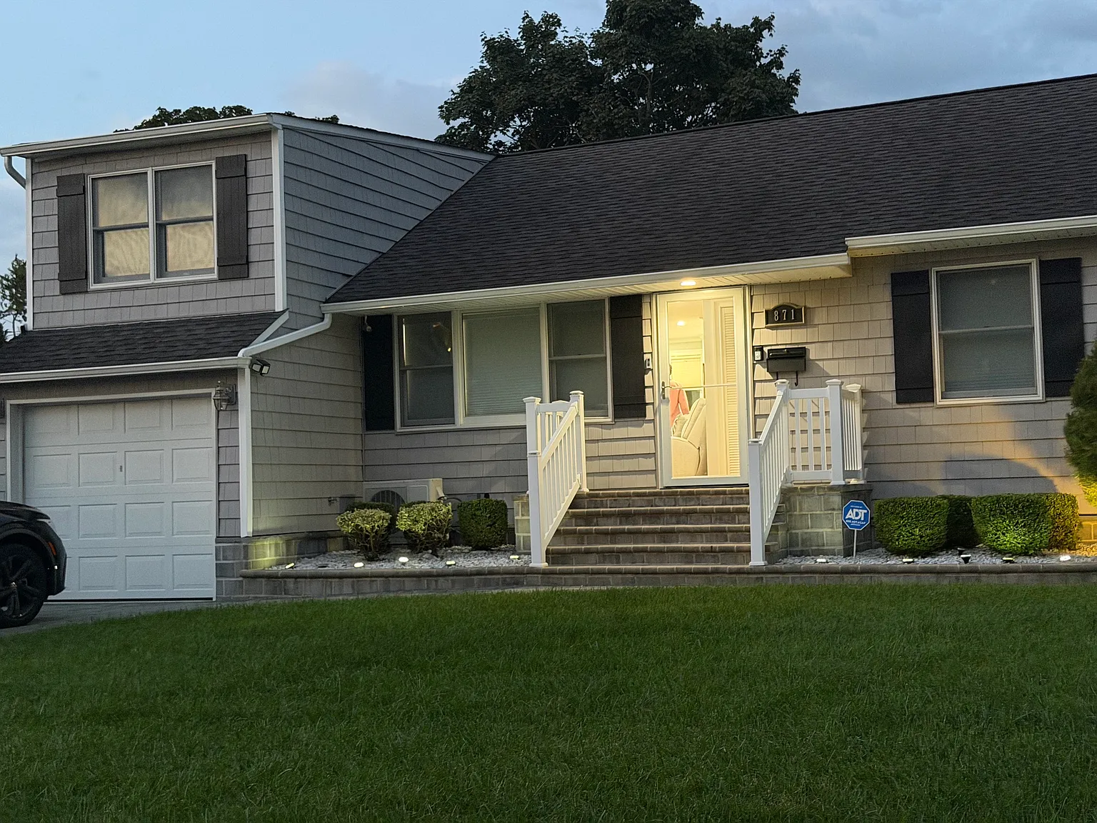 2 bed, $2,800 — Photo 1