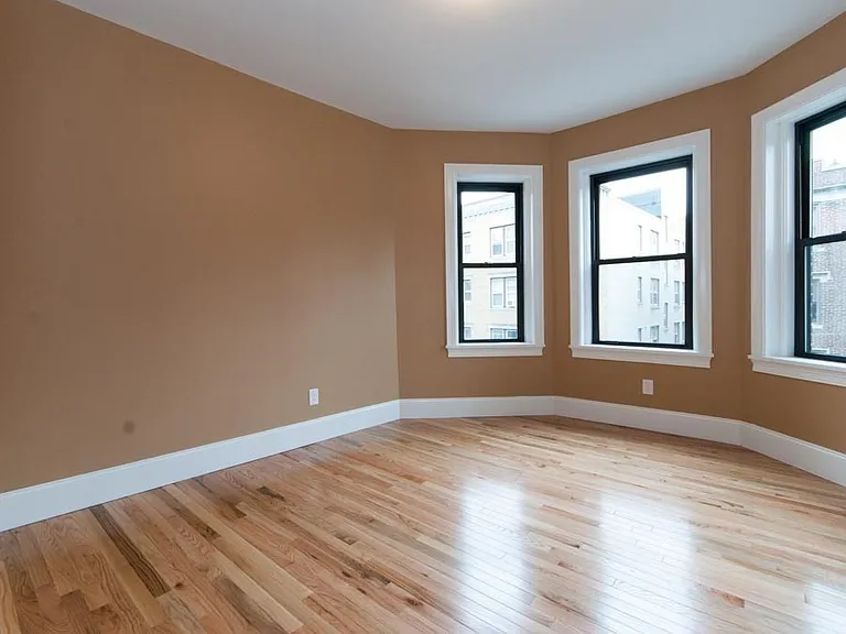 6 Lothian Rd #3 — Photo 4