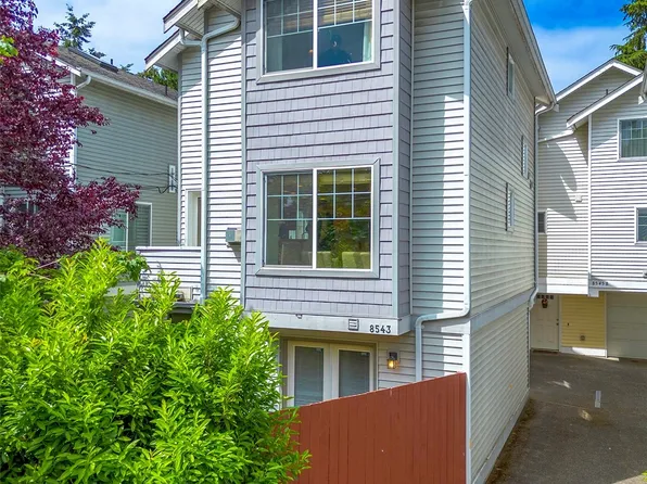 8543 Stone Avenue N, Seattle, WA 98103