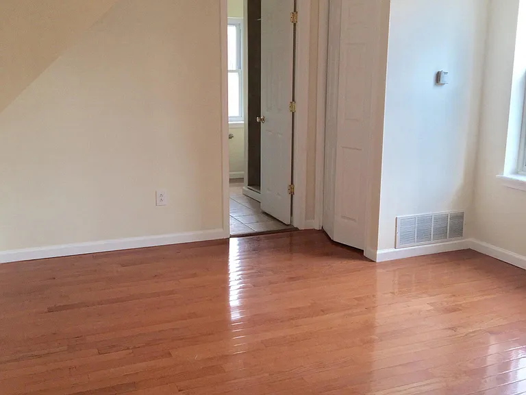 923 S 19th St #2F — Photo 12