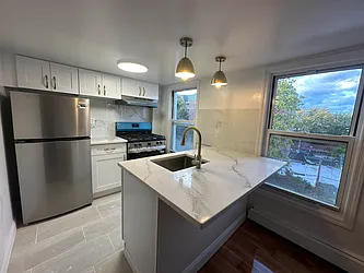 489 Monroe Street, #4