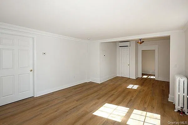 3 bed, 2.0 bath, 3831 sqft, $5,500 — Photo 3