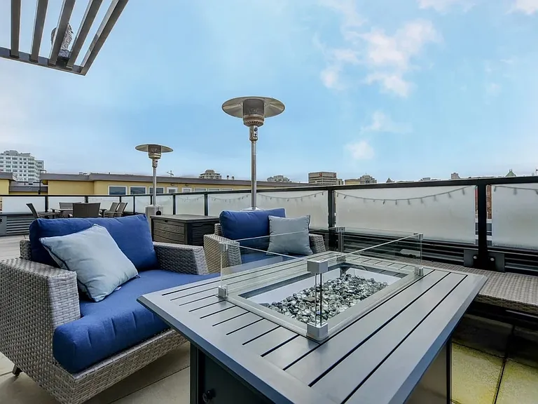 595 Pandora Ave #404 — Photo 15