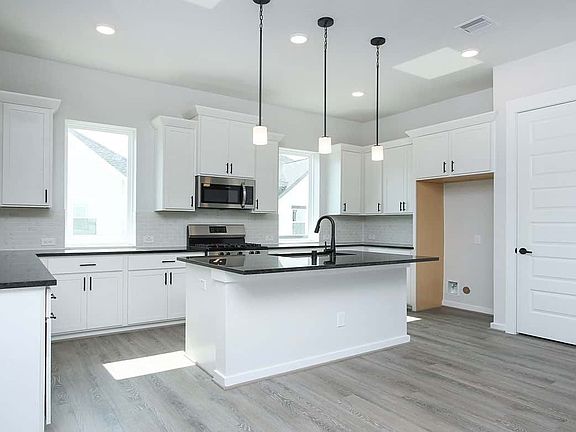 2298 - Kitchen