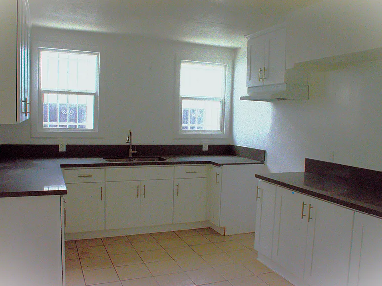 5860 Estrella Ave #1/2 — Photo 4