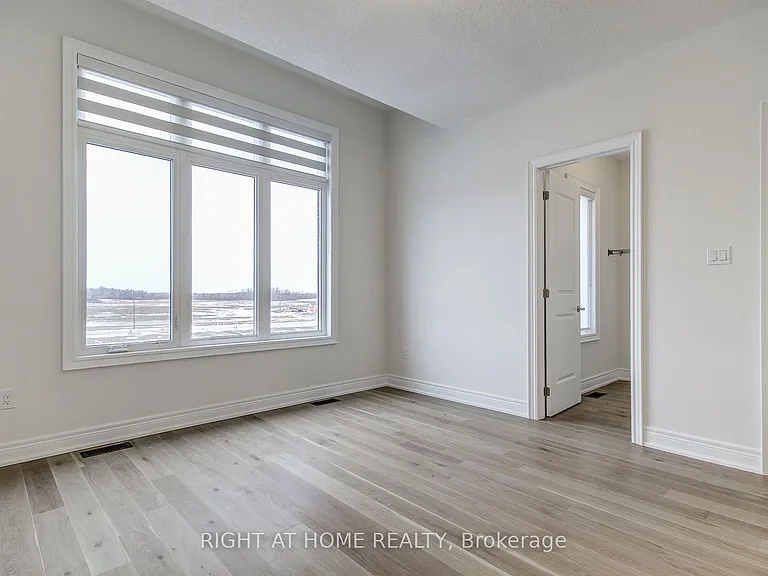 51 Lorrain Hand Cres — Photo 31