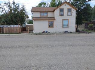 116 2nd Ave E, Roundup, MT 59072