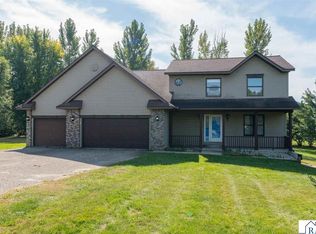 114 Pheasant Dr, Mankato, MN 56001