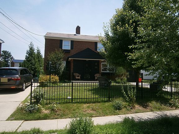 2nd image of 303 Crestwood Ave