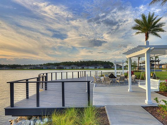 4th image of 326 Mosaic Blvd