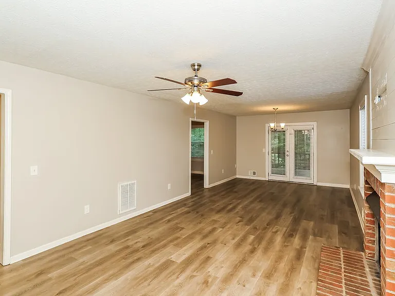 15 Valley Brook Dr — Photo 5