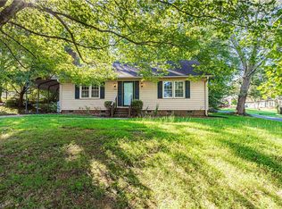 1500 Pebblebrook Rd, Winston Salem, NC 27105