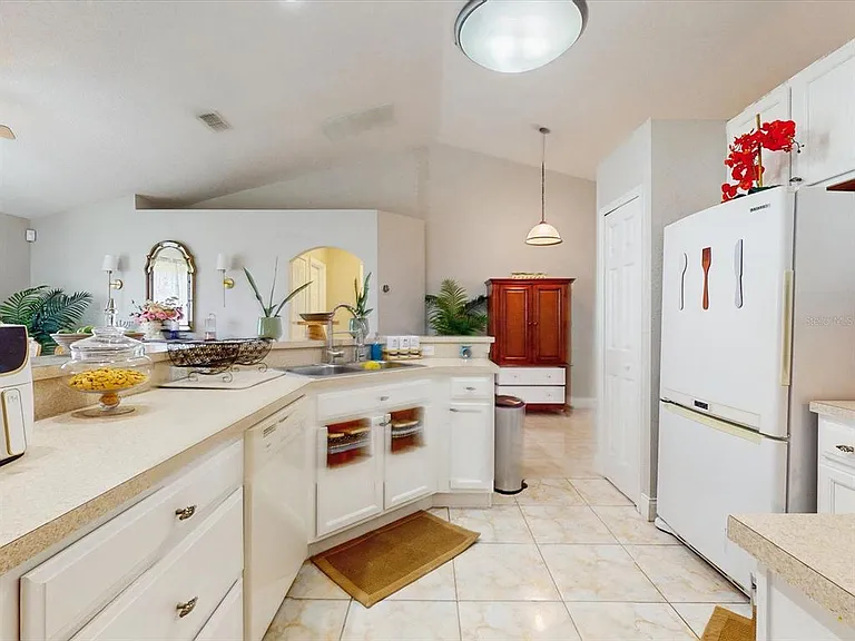 411 Mallard Way — Photo 5