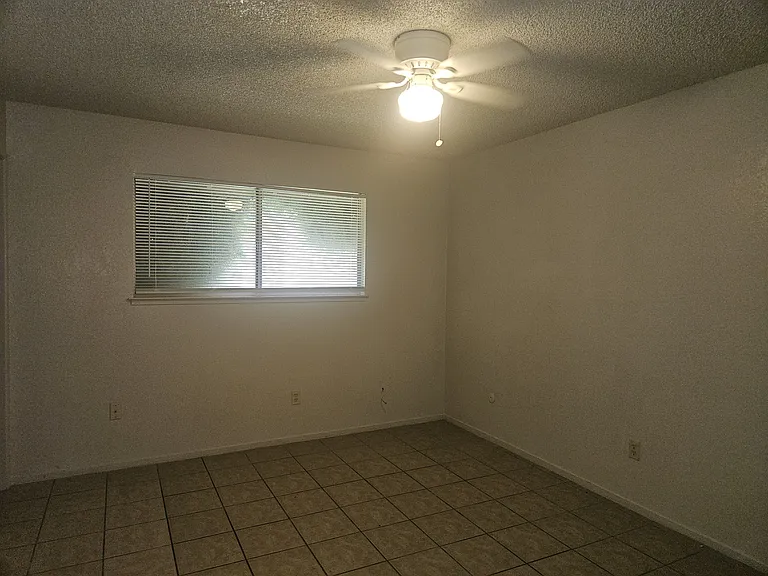 6214 N Fresno St #101 — Photo 7