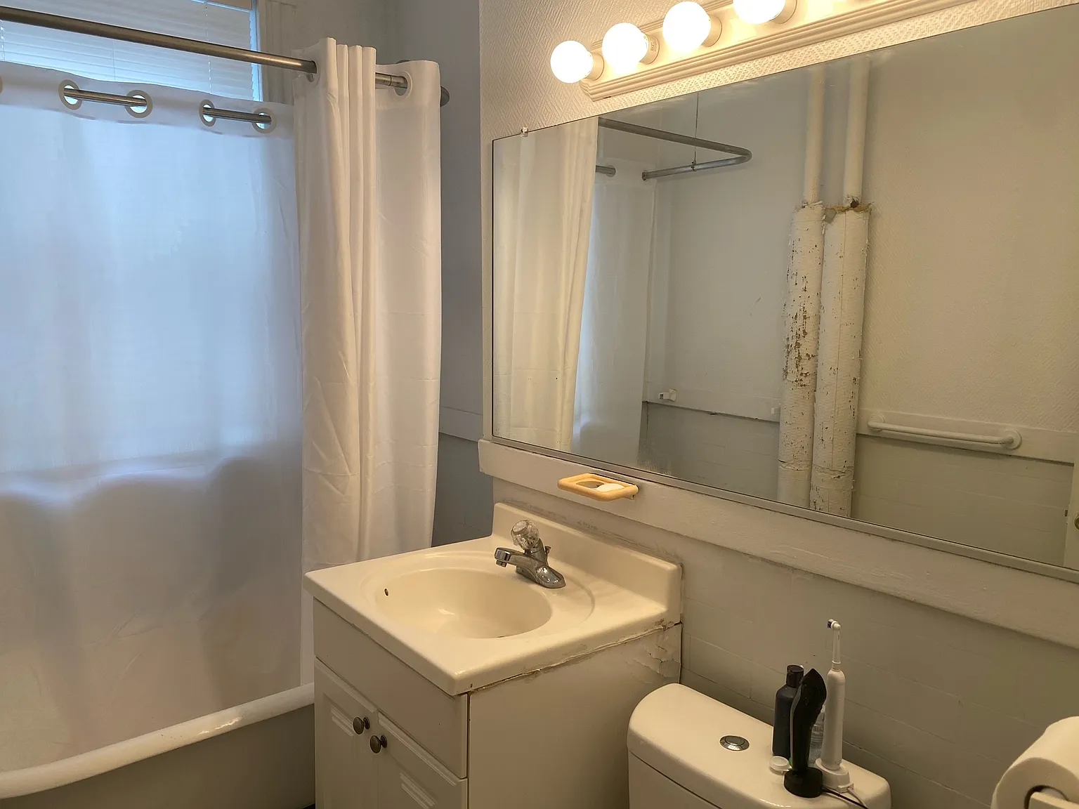 Studio, 450 sqft, $2,300 — Photo 2