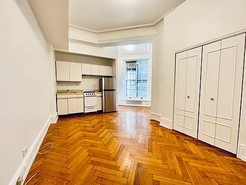2109 Broadway #643 Photo 1