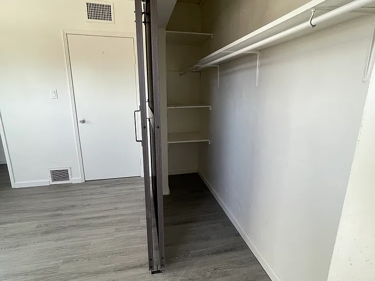 2113 N Treat Ave — Photo 12