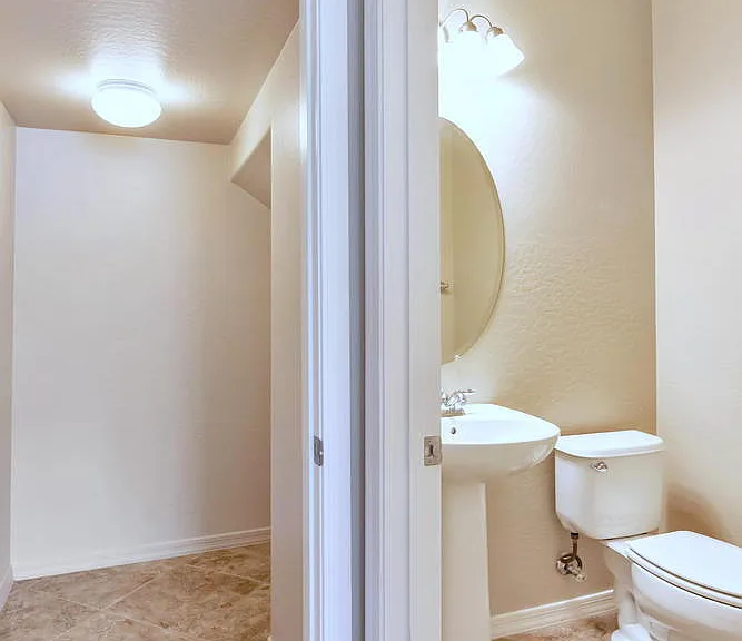 3659 W Thalia Ct — Photo 23