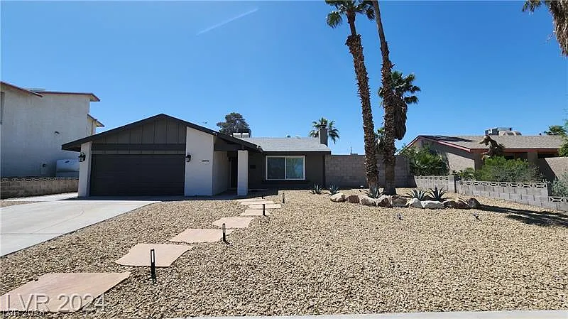 3 bed, 2.0 bath, 1224 sqft, $2,820 — Photo 1