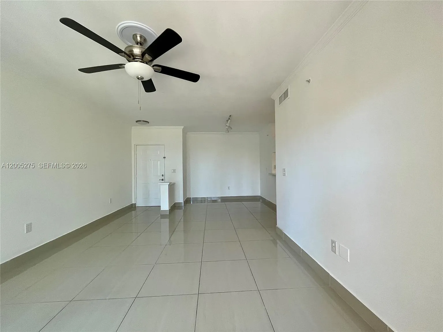 Porto Bellagio Condo — Photo 4
