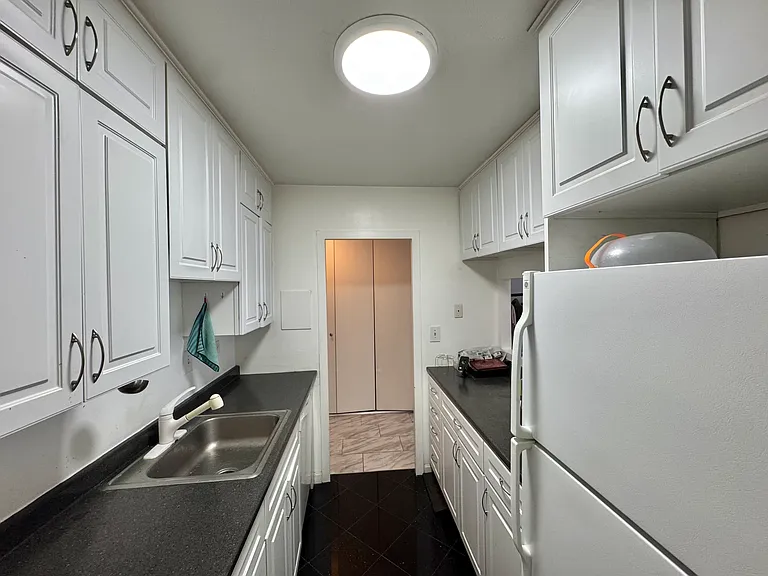 8 Whittier Pl #12F — Photo 23