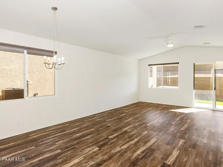 1385 Warbler Way — Photo 18