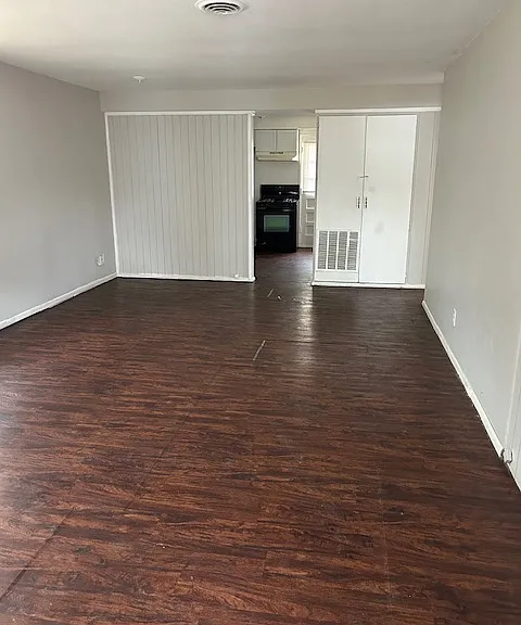 6826 Friarwood Dr — Photo 5