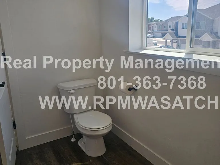 738 N 160 E — Photo 27