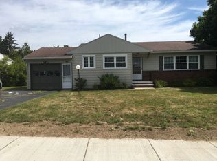 145 Highview Dr, Rochester, NY 14609