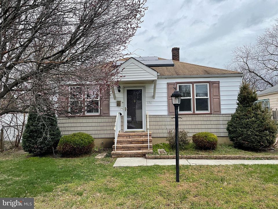 1st image of 136 Underwood Ave