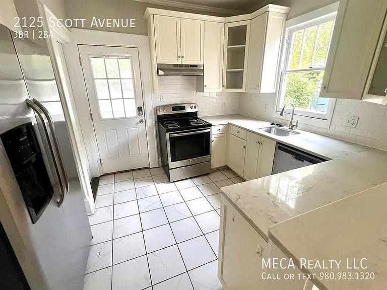 2125 Scott Ave — Photo 11