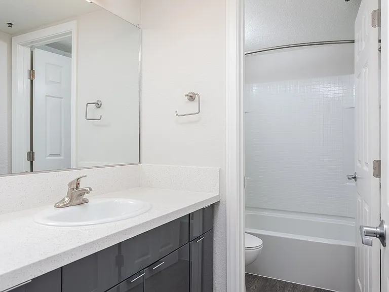 Crestwood Apartment Homes — Photo 28
