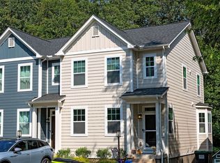 126 Longwood Dr APT C, Charlottesville, VA 22903