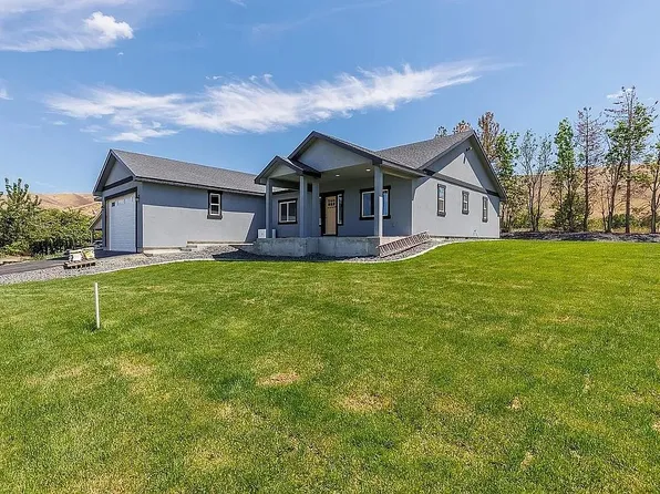1107 Brown St, Prosser, WA 99350
