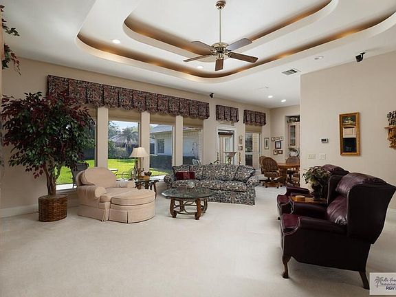 4th image of 1716 Palm Valley Dr E