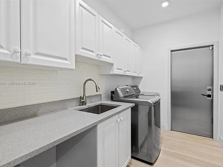 2498 Eagle Run Dr — Photo 39