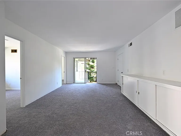 11063 Ohio Ave — Photo 36