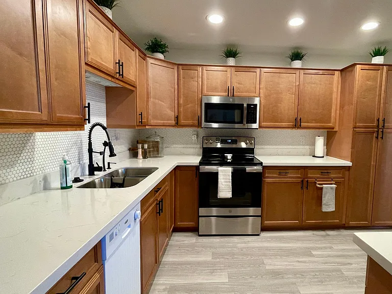 425 S Parkcrest #327 — Photo 5